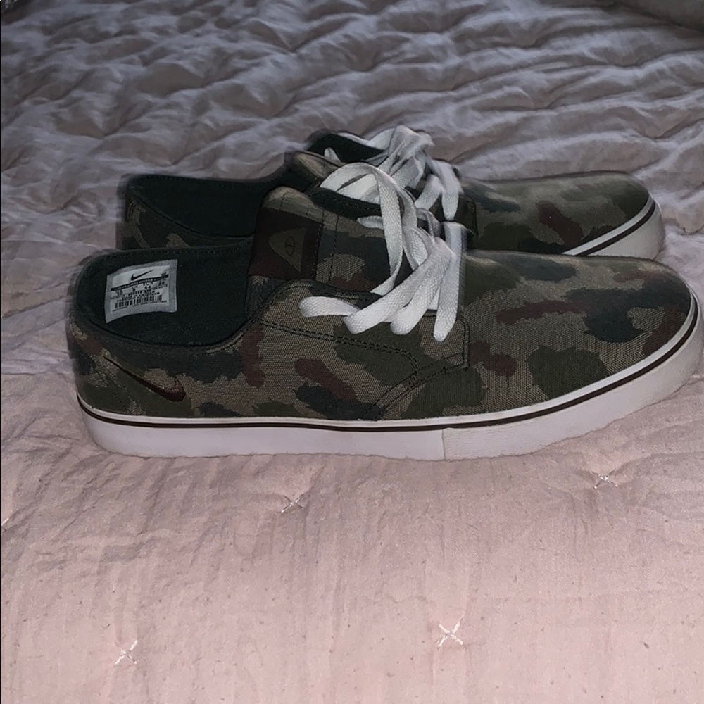 NIKE “Camp vibes” shoes